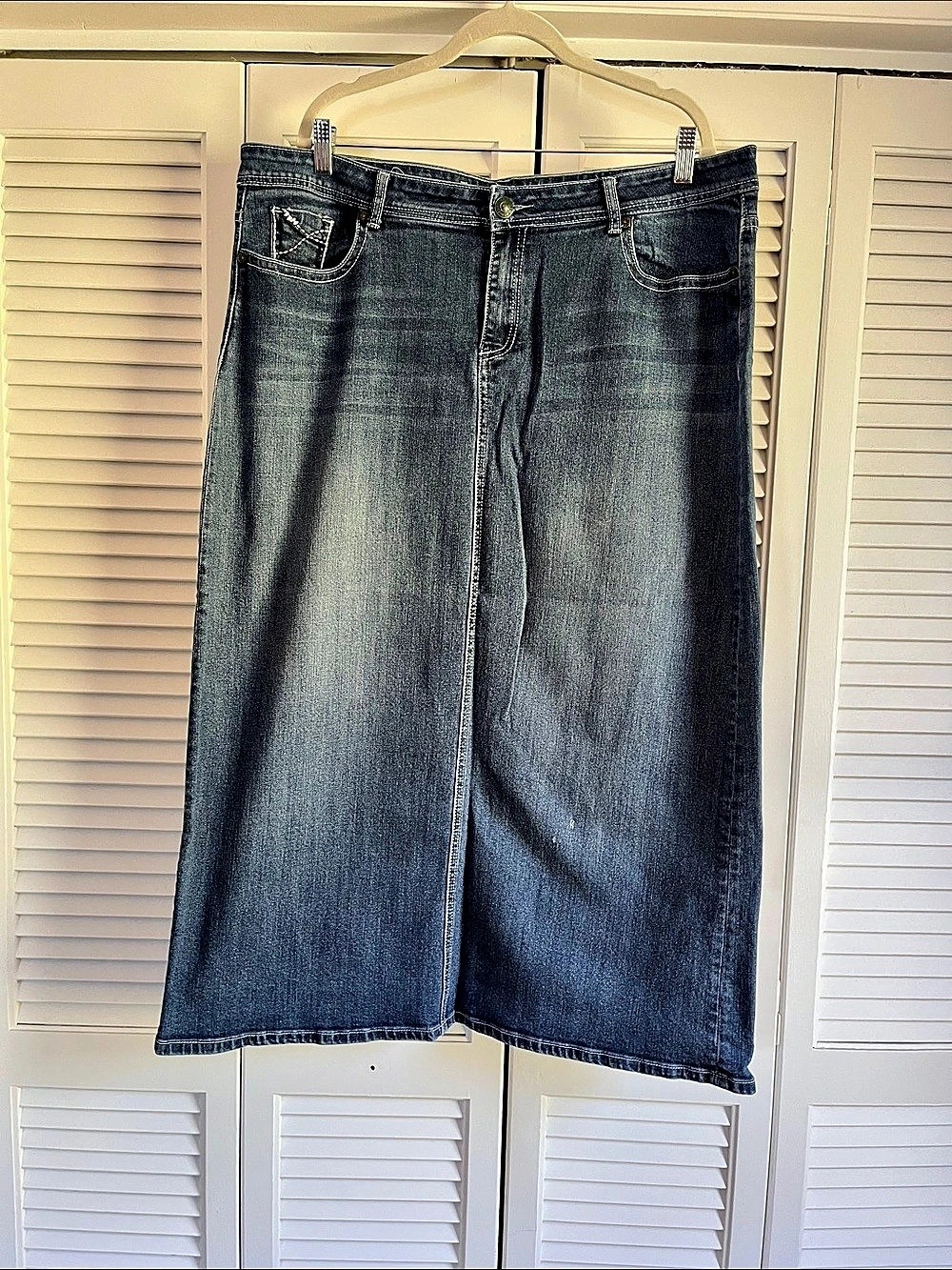 The Skirt Outlet Denim Midi Skirt Size 17/18 REG